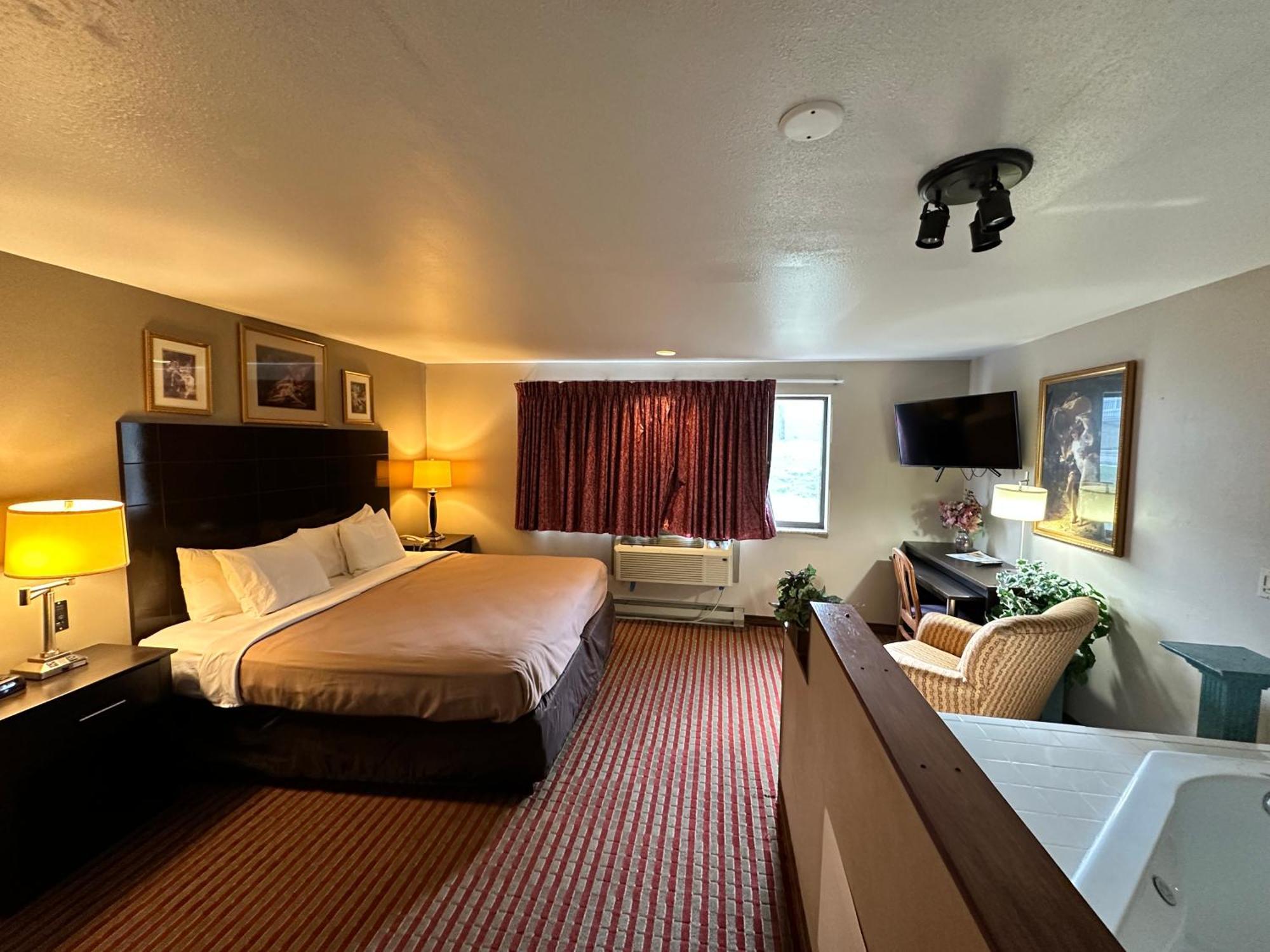 Rodeway Inn & Suites Madison East Екстер'єр фото